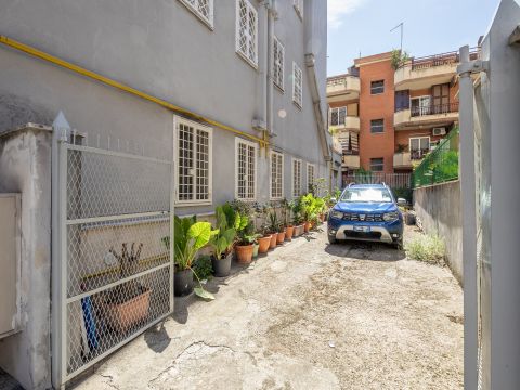 Viale Alessandrino, 304 - Roma