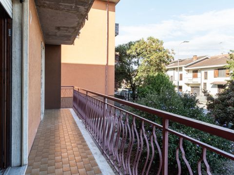 Via Alessandrini, 6 - Mede
