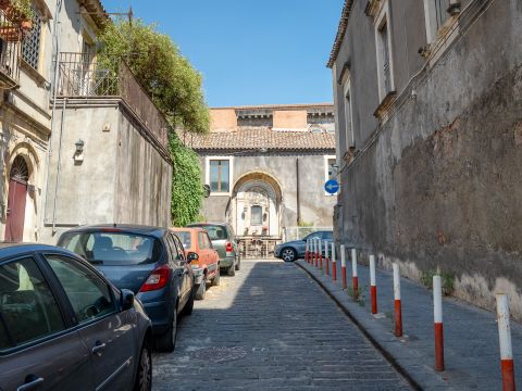 Via Santa Barbara, 57 - Catania