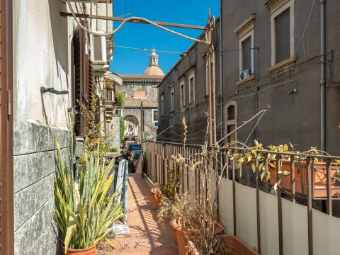 Via Santa Barbara, 57 - Catania
