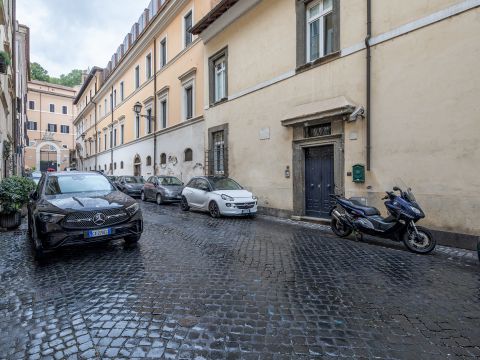 Via di San Francesco di Sales, 65 - Roma