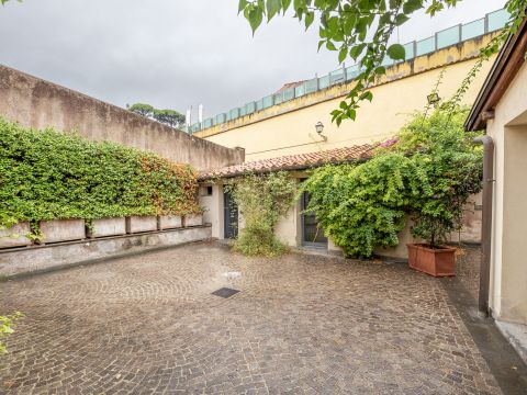 Via di San Francesco di Sales, 65 - Roma