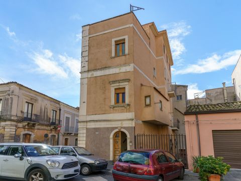Via Umberto, 59 - Biancavilla