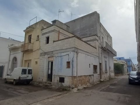 Via Guglielmo Marconi, 28 - Cutrofiano
