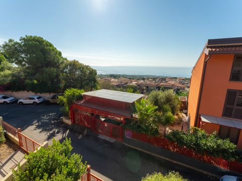 Via Sciarone, 15 - Aci Castello