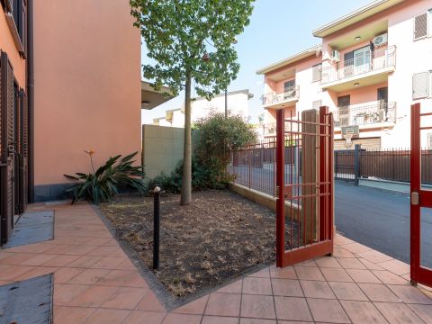 Via Sciarone, 15 - Aci Castello