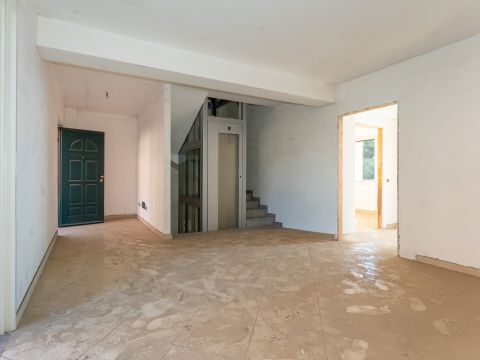 Via Sciarone, 15 - Aci Castello