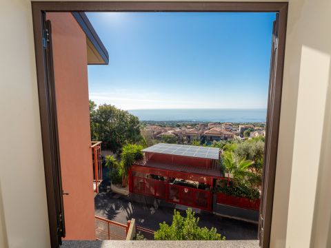 Via Sciarone, 15 - Aci Castello