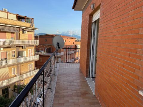 Via Lacedonia, 37 - Roma