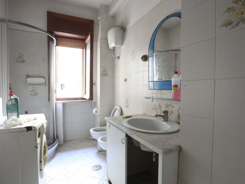 Via Raffaele Calvanico, 12 - Napoli