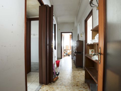 Via Raffaele Calvanico, 12 - Napoli