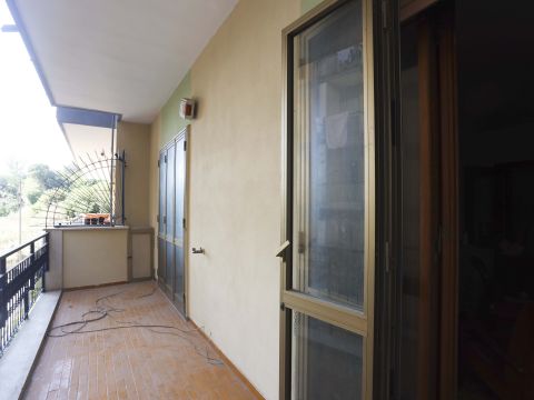 Via Raffaele Calvanico, 12 - Napoli