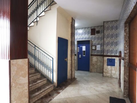 Via Raffaele Calvanico, 12 - Napoli