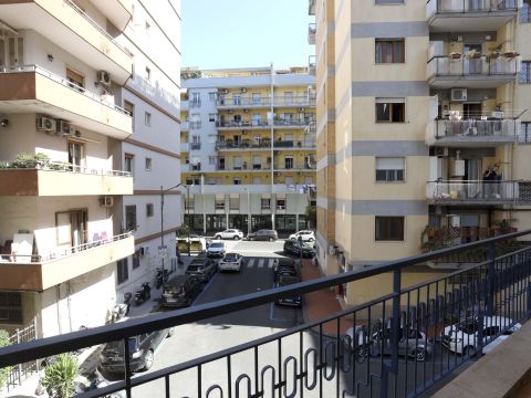 Via Raffaele Calvanico, 12 - Napoli