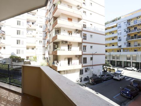 Via Raffaele Calvanico, 12 - Napoli