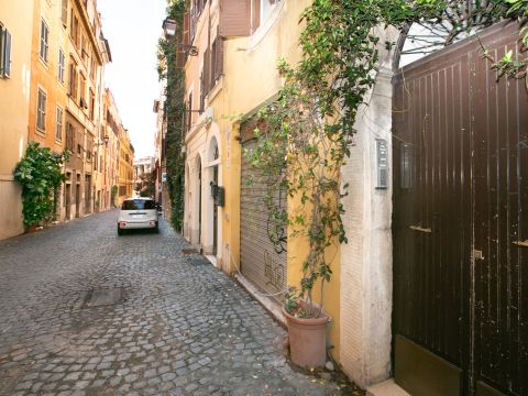 Via Baccina, 23 - Roma