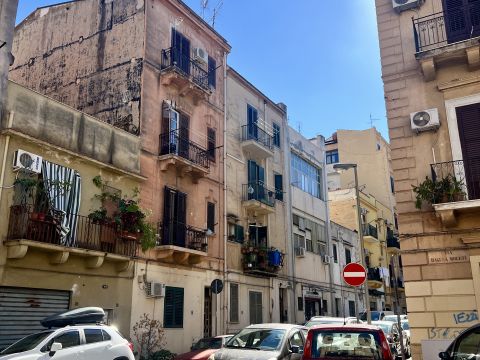 Via Rosario Salvo, 76 - Palermo