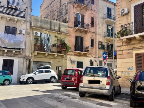 Via Rosario Salvo, 76 - Palermo