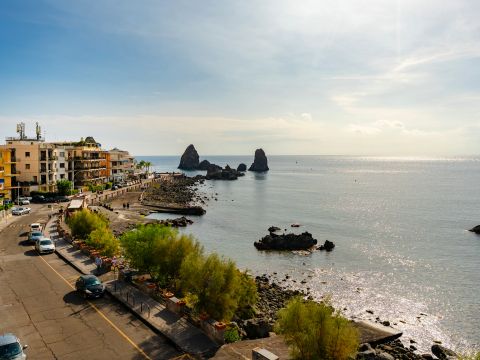 Via Lungomare Dei Ciclopi, 79 - Aci Castello