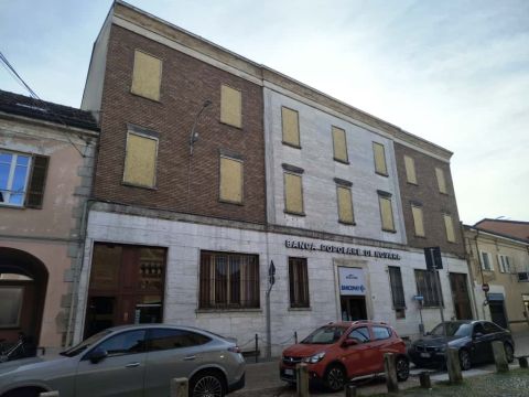 Via Vittorio Veneto, 15 - Robbio