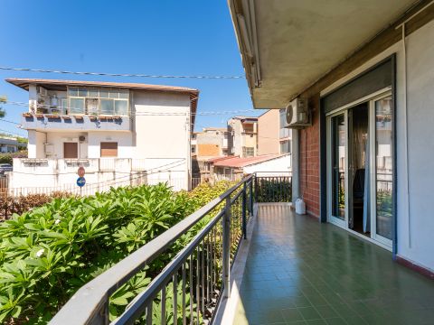 Via Mollica, 47 - Aci Castello