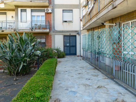 Via Mollica, 47 - Aci Castello