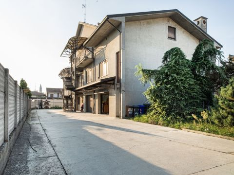Viale Bialetti, 1A - Mede