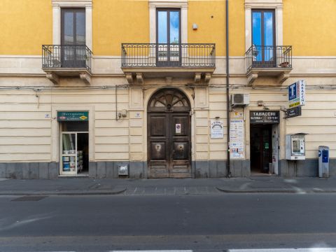 Via Umberto I, 170 - Catania