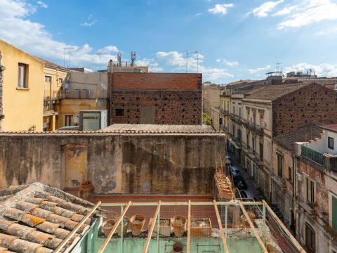 Via Umberto I, 170 - Catania