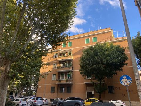 Piazza Massa Carrara, 1 - Roma