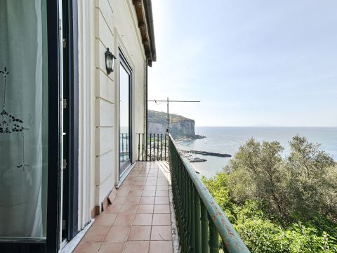 Corso Filangieri, 129 - Vico Equense