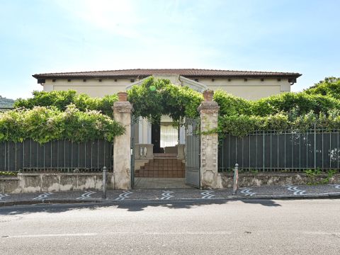 Corso Filangieri, 129 - Vico Equense