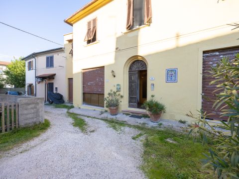 Via Palestro, 19 - Collesalvetti