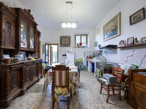 Via Palestro, 19 - Collesalvetti