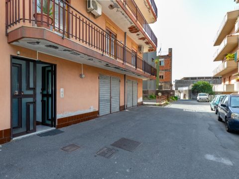 Via Vittorio Emanuele, 250 - Aci Catena