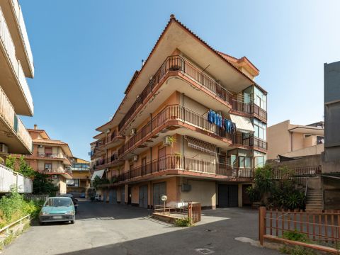 Via Vittorio Emanuele, 250 - Aci Catena