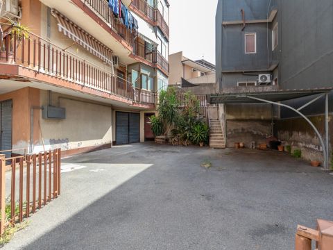 Via Vittorio Emanuele, 250 - Aci Catena