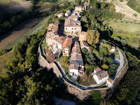 Via Montebello, 24 - Terre Roveresche