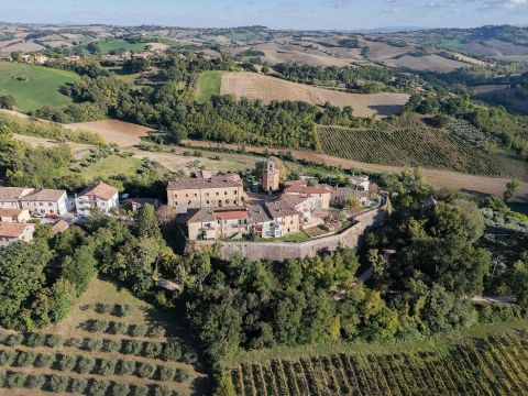 Via Montebello, 24 - Terre Roveresche