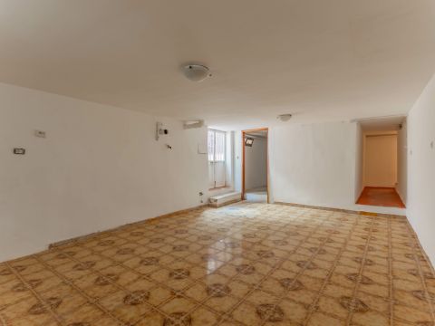 Via Soldato M. Mastrangelo, 2 - Grumo Appula