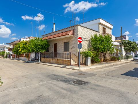 Via Soldato M. Mastrangelo, 2 - Grumo Appula