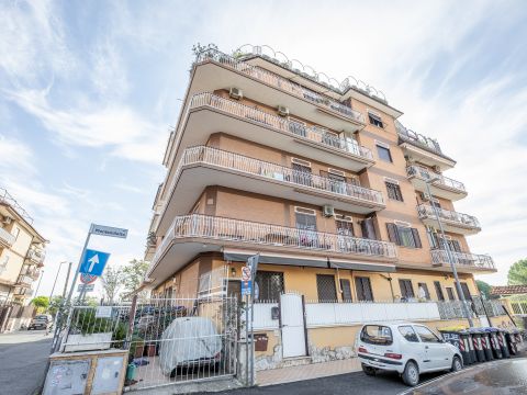 Via Montemiletto, 69 - Roma