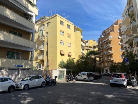 Via Ugo Balzani, 12 - Roma