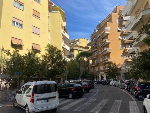 Via Ugo Balzani, 12 - Roma