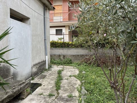 Via Croce Vecchia, 78 - Tollo