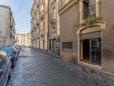 Via Alessandro Manzoni, 13 - Catania