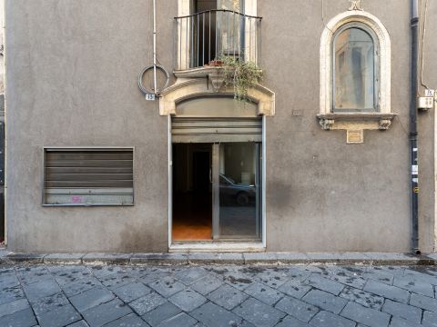 Via Alessandro Manzoni, 13 - Catania