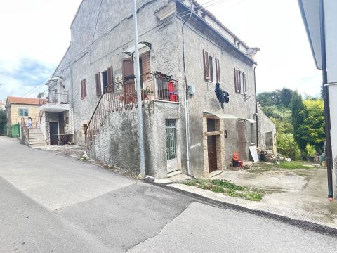 Via San Pietro, 21 - Sant'omero