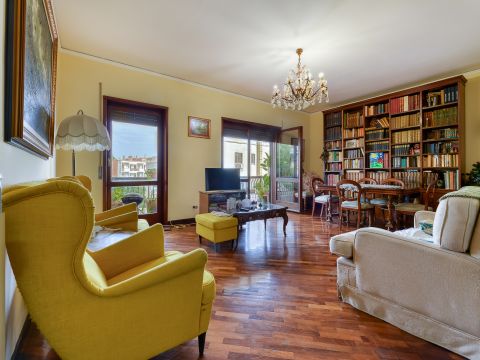 Via Tito Livio, 9 - Napoli