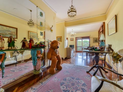 Via Tito Livio, 9 - Napoli